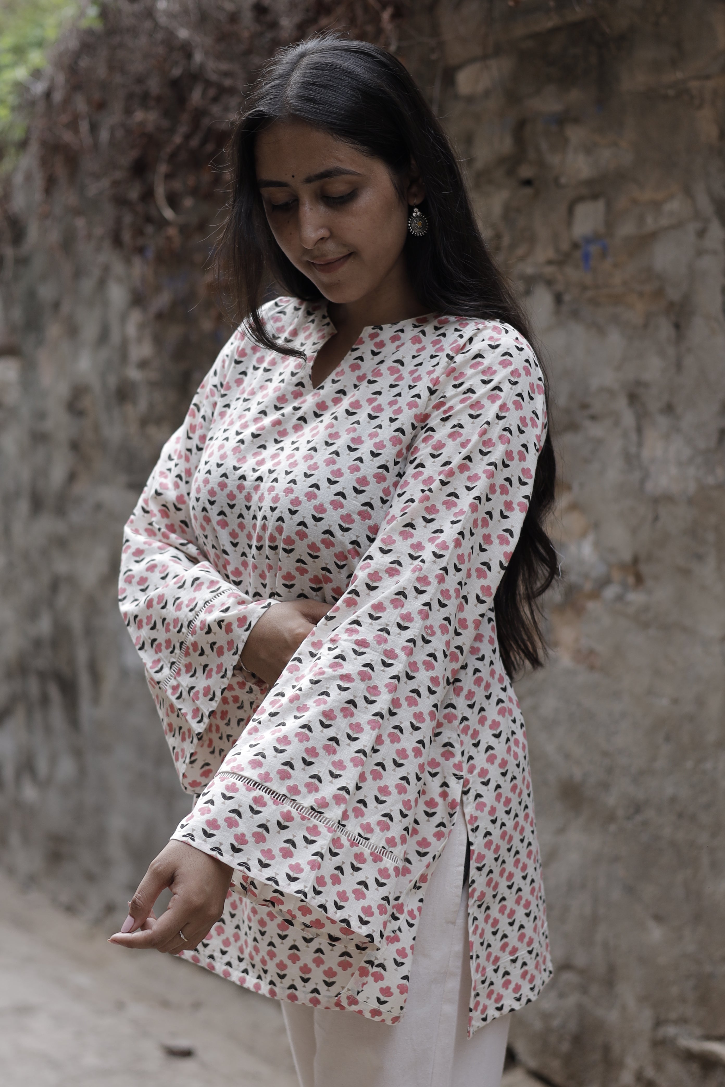 Husna Kurti